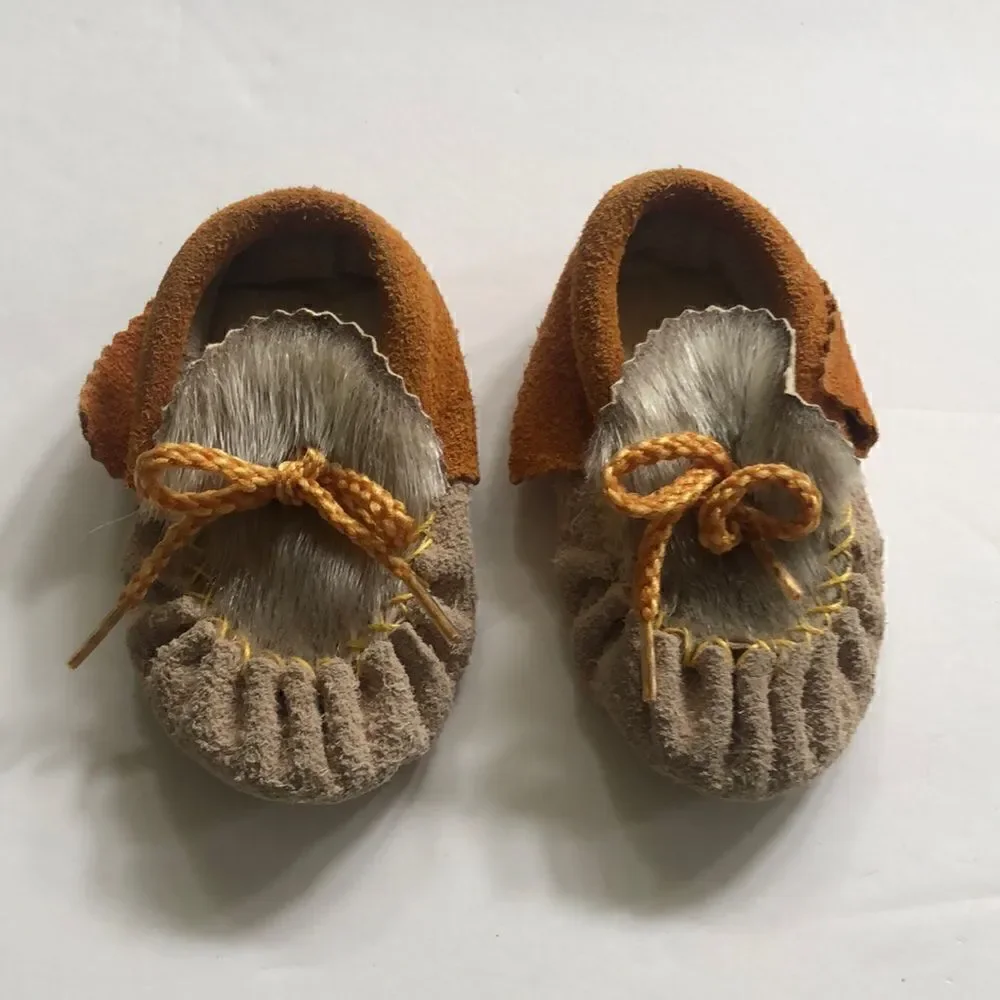 Baby moccasins leather, fur, wool size 6-12 months 4.5 inches long